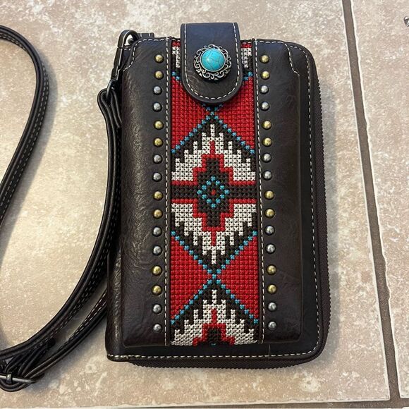 American Bling Embroidered Aztec Phone Wallet/Crossbody Dark Brown Turquoise - Picture 2 of 12